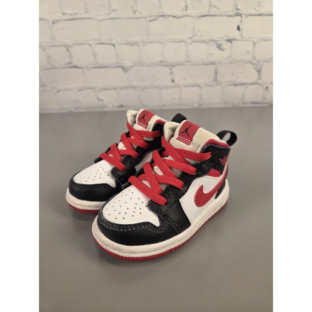Nike Air Jordan 1 Mid TD Toddler Sneakers 5C- Very Berry  640735-016 Black White